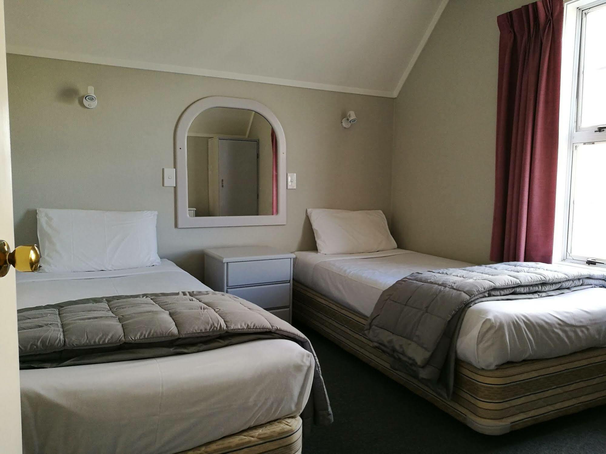 Phoenix Thermal Resort - เทาโป ภายนอก รูปภาพ